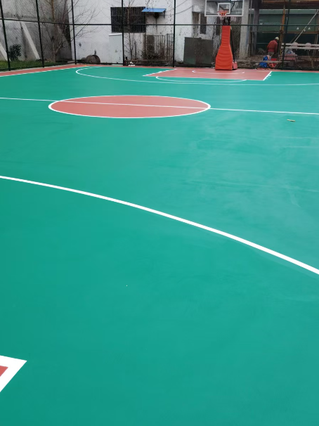 海棠 球场长期使用易出现地面开裂